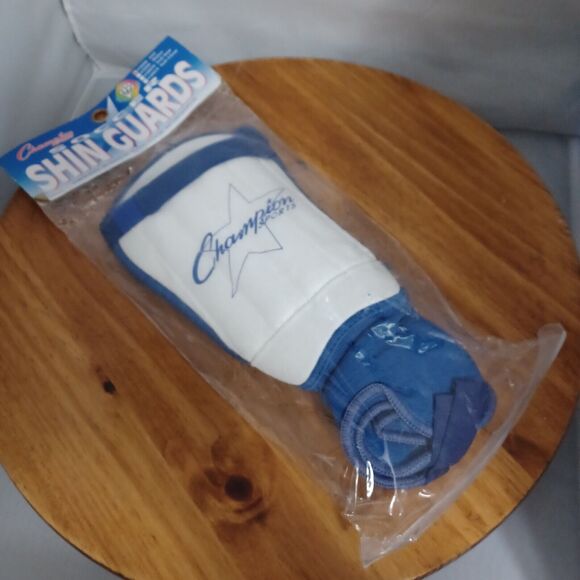 Champion Sports Soccer Shin Guards Size Adult Blue and White - Picture 2 of 8